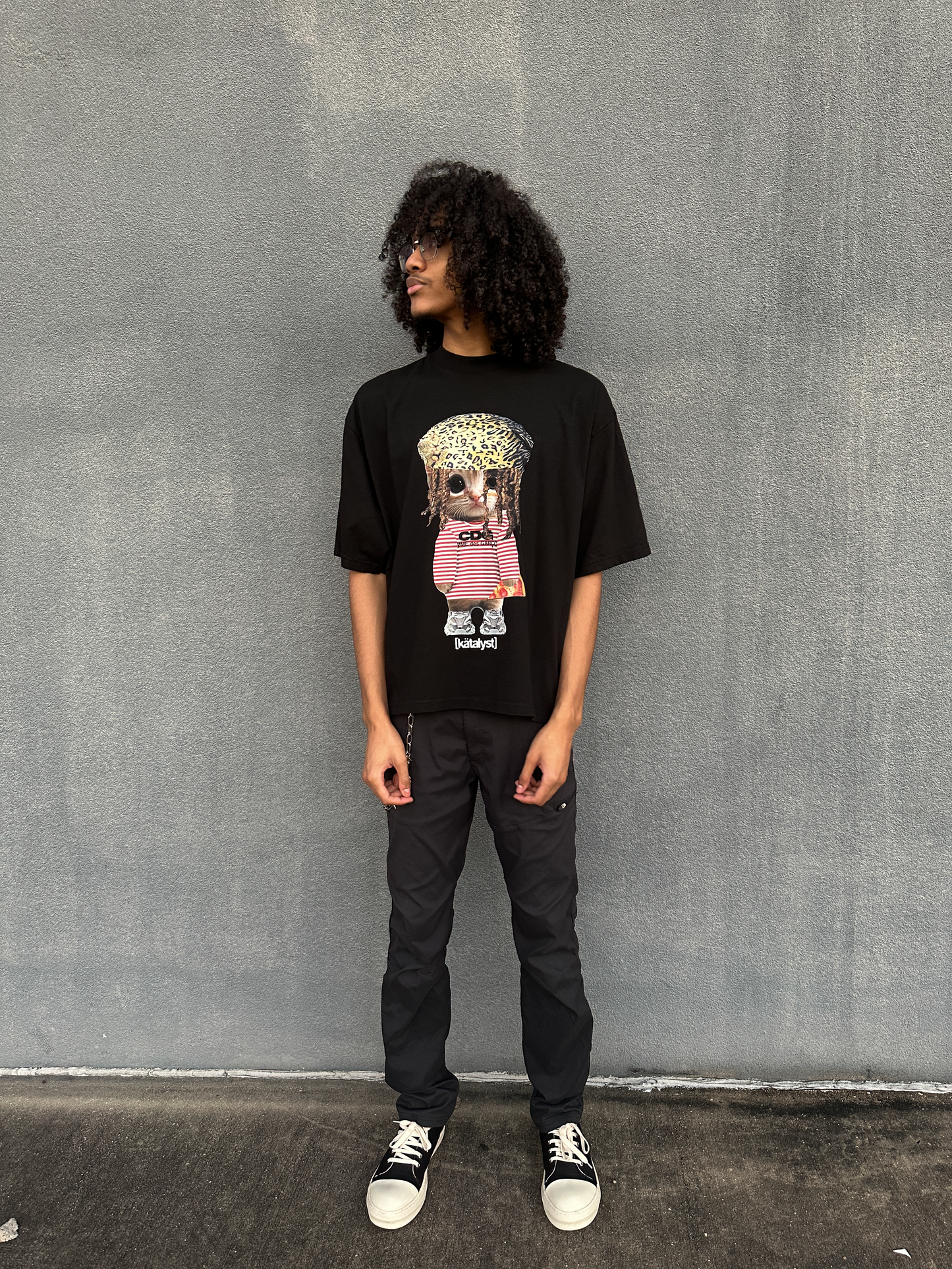 CHE KITTY TEE (BOXY CROP)